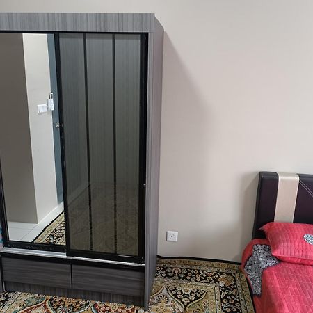 Aisy Homestay Putrajaya Cyberjaya Klia Кампунг Денгкил Экстерьер фото